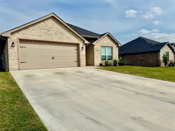 $2,300 | 2507 Christine Drive, Granbury, TX 76048