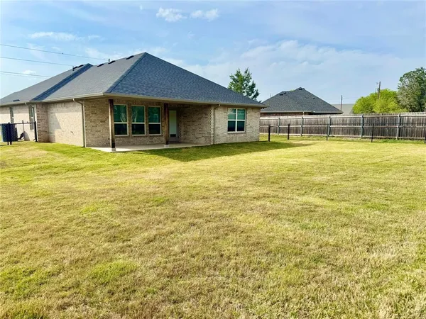 $2,300 | 2507 Christine Drive, Granbury, TX 76048