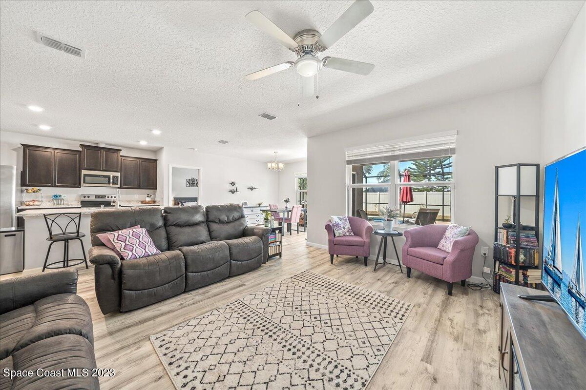 4480 Pagosa Springs Circle Melbourne, FL 32901 - Photo 12 of 41 Living room