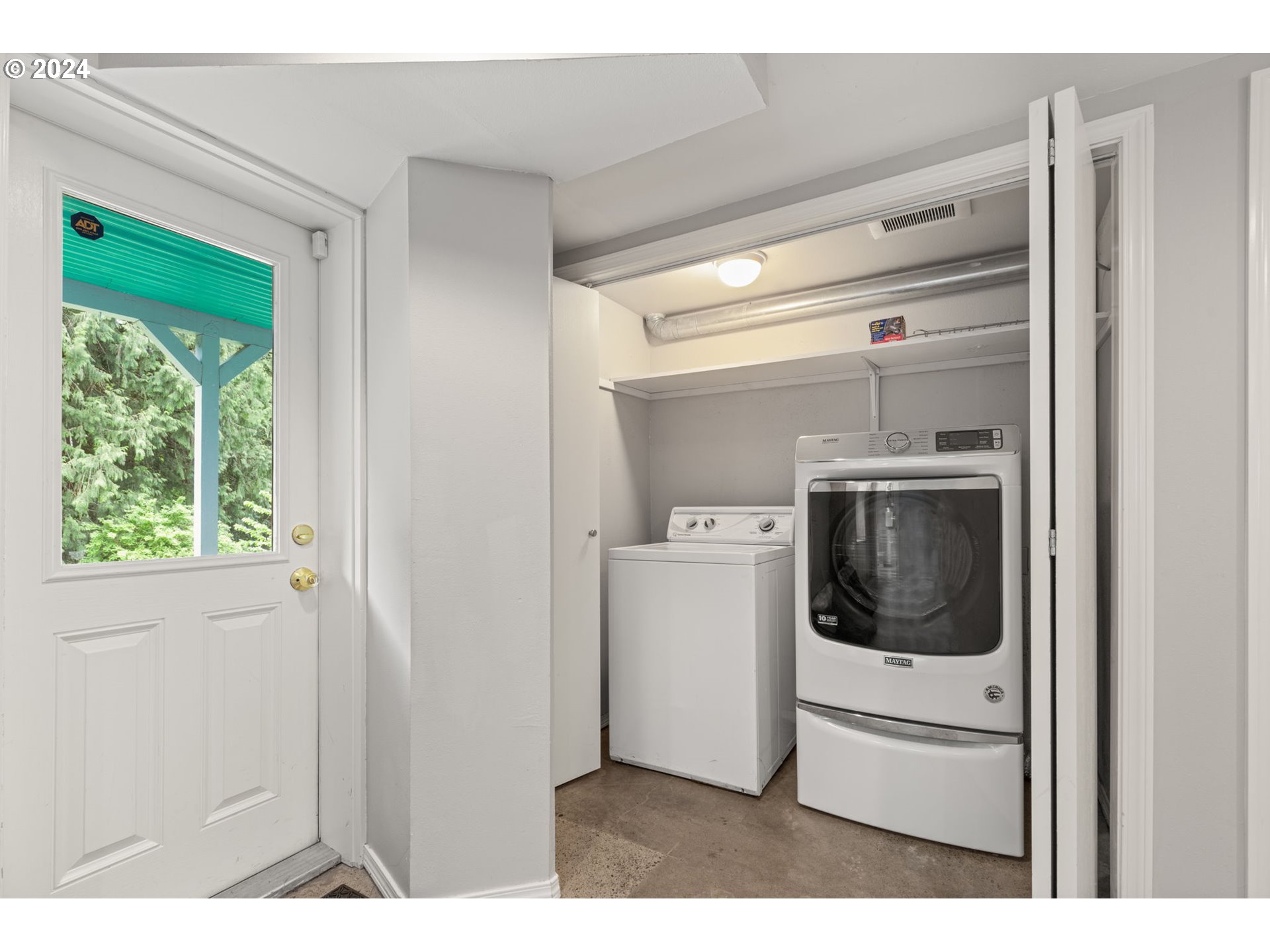2212 Southwest Taylors Ferry Road Portland, OR 97219 - Photo 24 of 43 Gallery Image 24