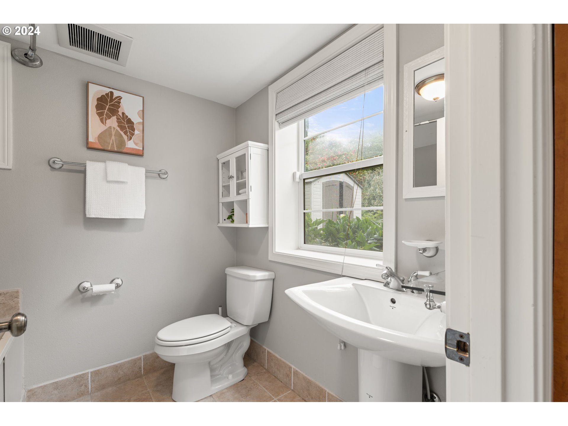 2212 Southwest Taylors Ferry Road Portland, OR 97219 - Photo 26 of 43 Gallery Image 26