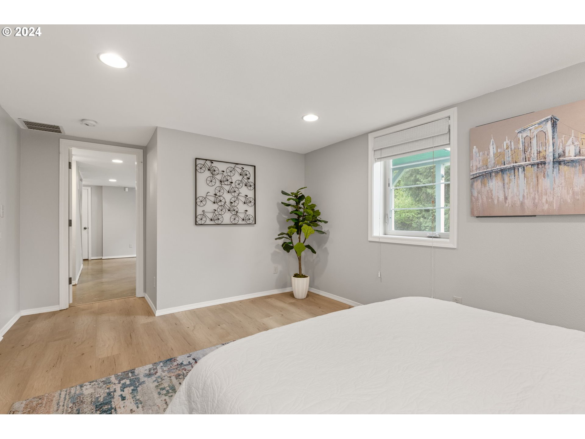 2212 Southwest Taylors Ferry Road Portland, OR 97219 - Photo 31 of 43 Gallery Image 31