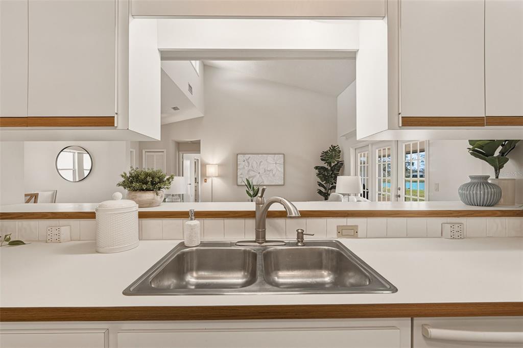 3308 Meadow Run Circle Venice, FL 34293 - Photo 19 of 79