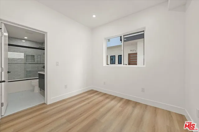 $3,208 | 910 North Hudson Avenue, Unit A, Los Angeles, CA 90038