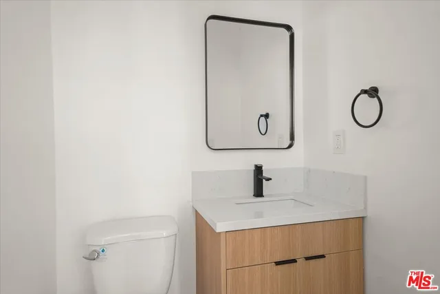 $3,208 | 910 North Hudson Avenue, Unit A, Los Angeles, CA 90038