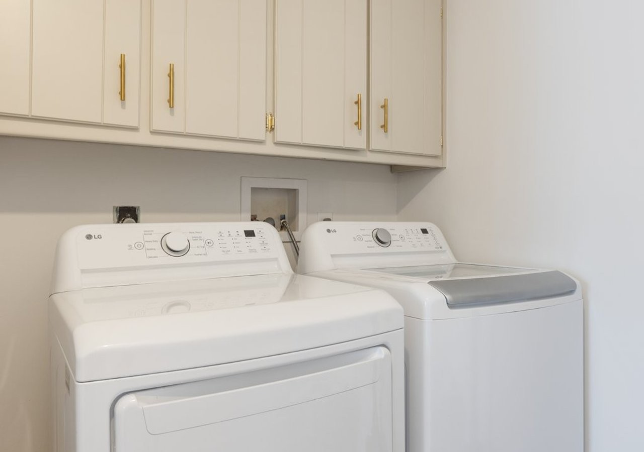47 Long View Drive Winchester, TN 37398 - Photo 53 of 53 a utility room with dryer and washer