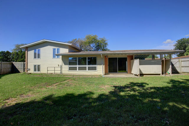 329 Naples Drive Rantoul, IL 61866 - Photo 2 of 18