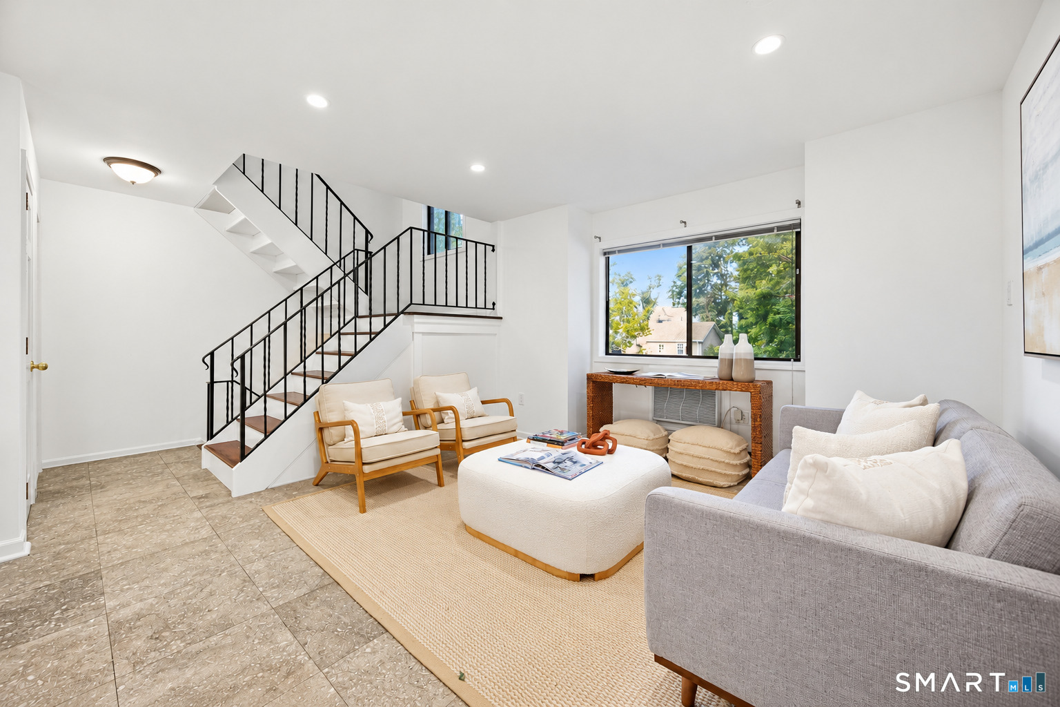 33 Colonial Road, Unit 4 Stamford, CT 06906 - Photo 4 of 36 Gallery Image 4