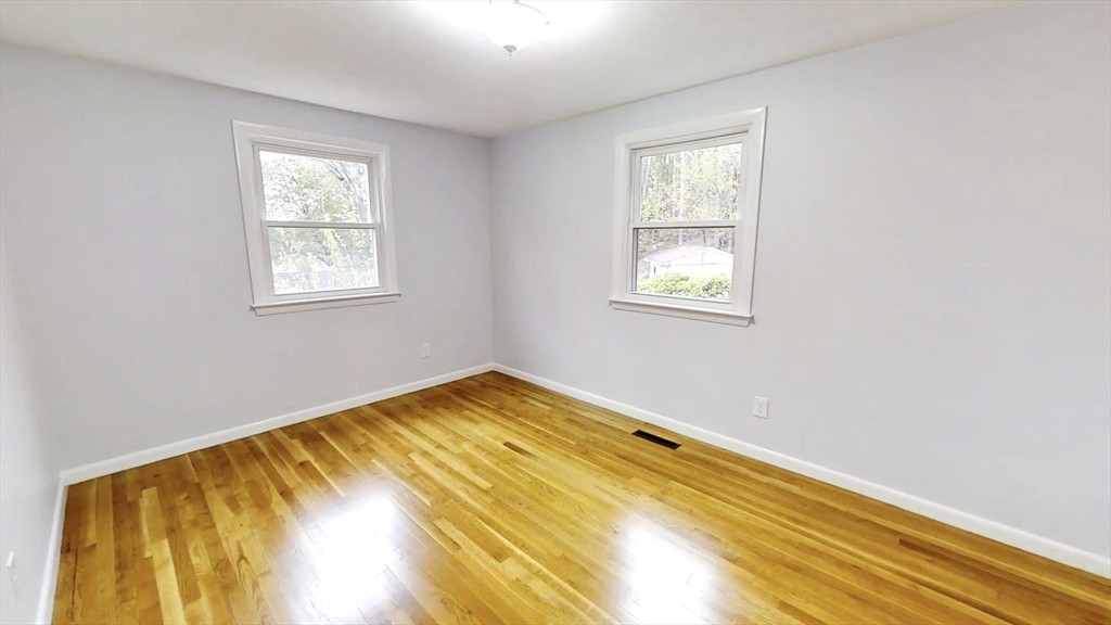8 Reardon Road Hudson, MA 01749 - Photo 20 of 33