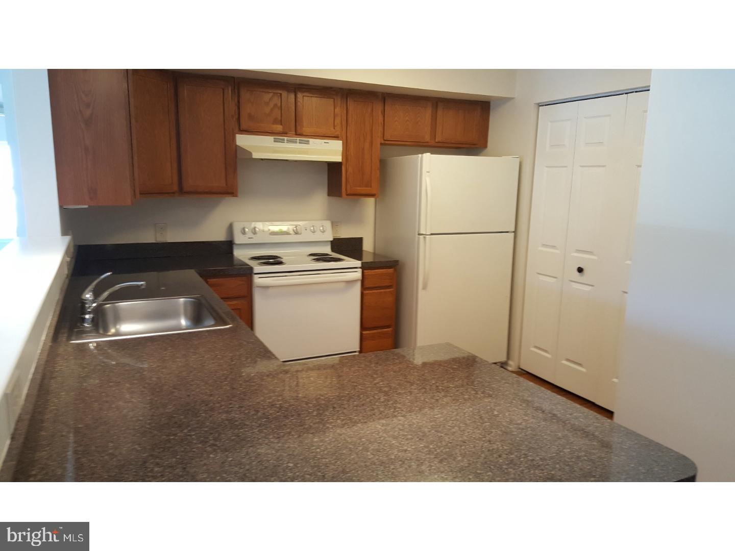 425 Brandon Road Jeffersonville, PA 19403 - Photo 4 of 17 Kitchen