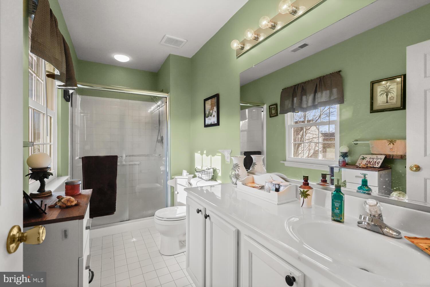 210 Seamaster Road Essex, MD 21221 - Photo 28 of 57 En Suite Bath