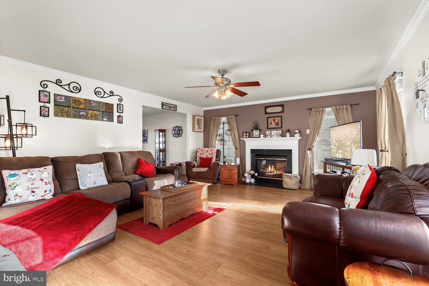 210 Seamaster Road Essex, MD 21221 - Photo 6 of 57 Living Room