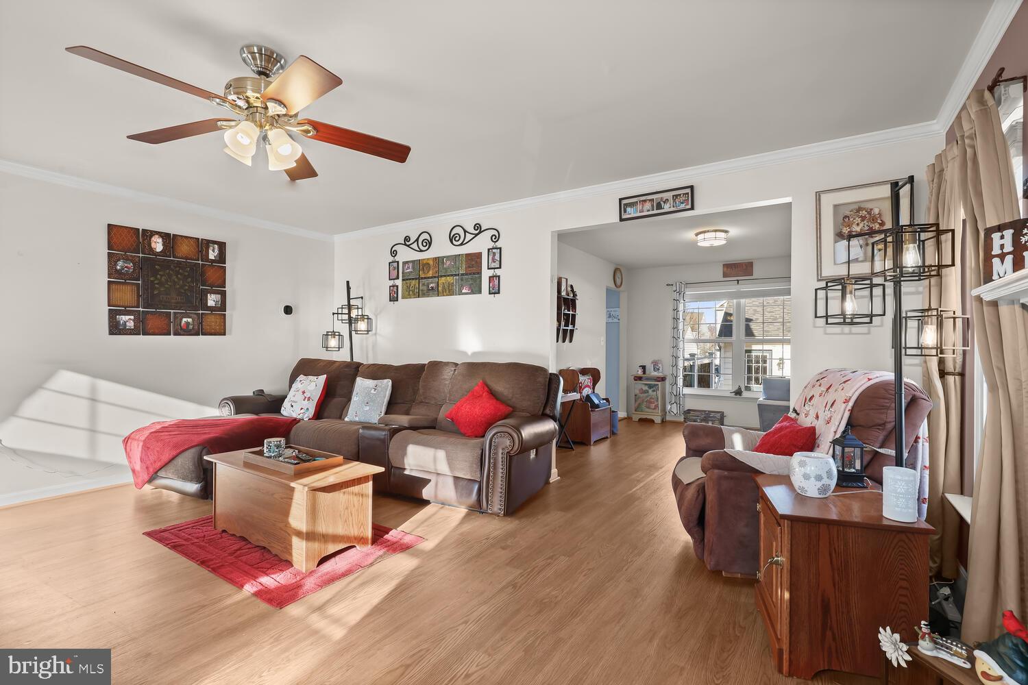 210 Seamaster Road Essex, MD 21221 - Photo 7 of 57 Living Room