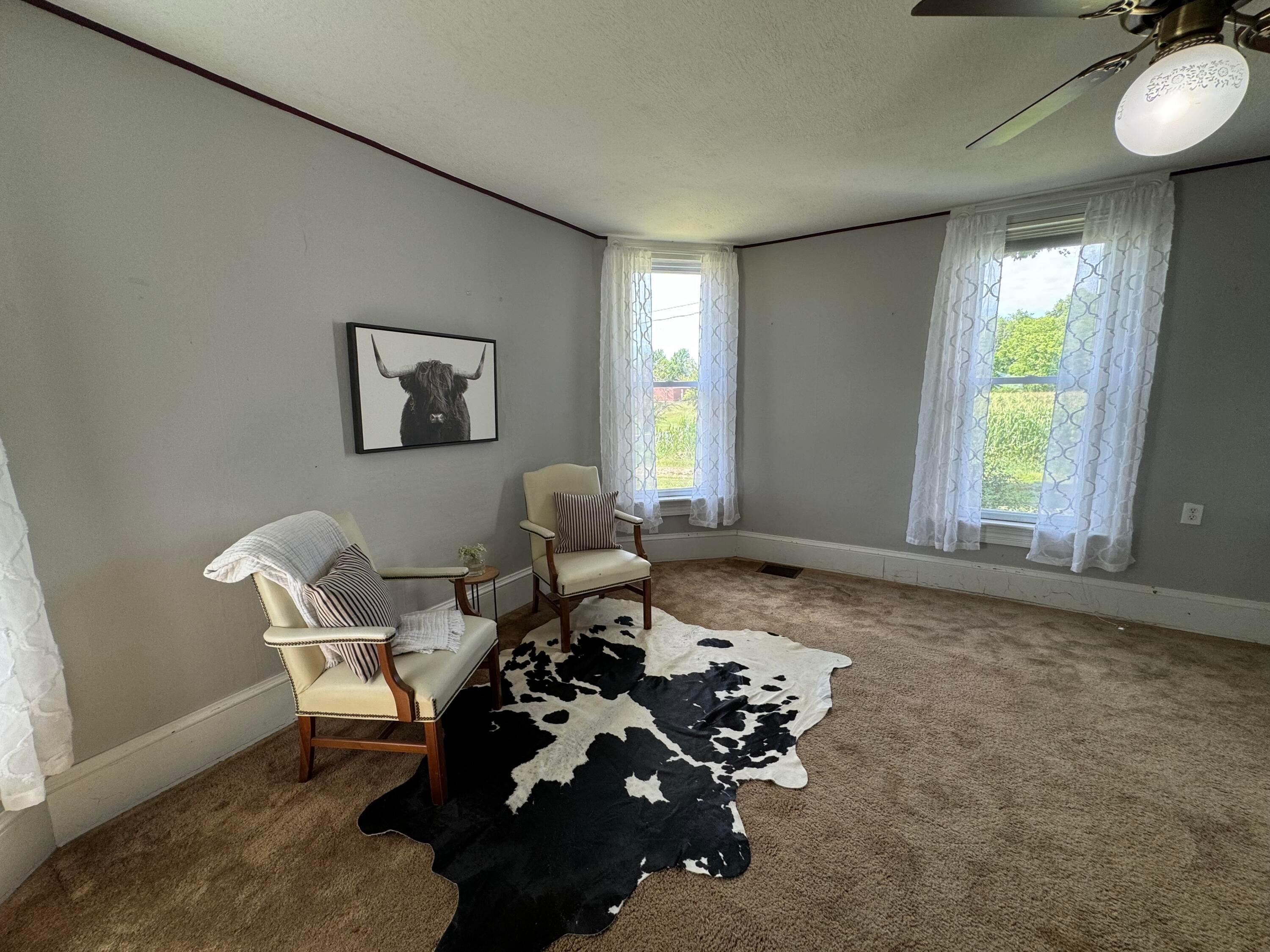 9580 Dozer Road Southwest Stoutsville, OH 43154 - Photo 13 of 44 Living Room
