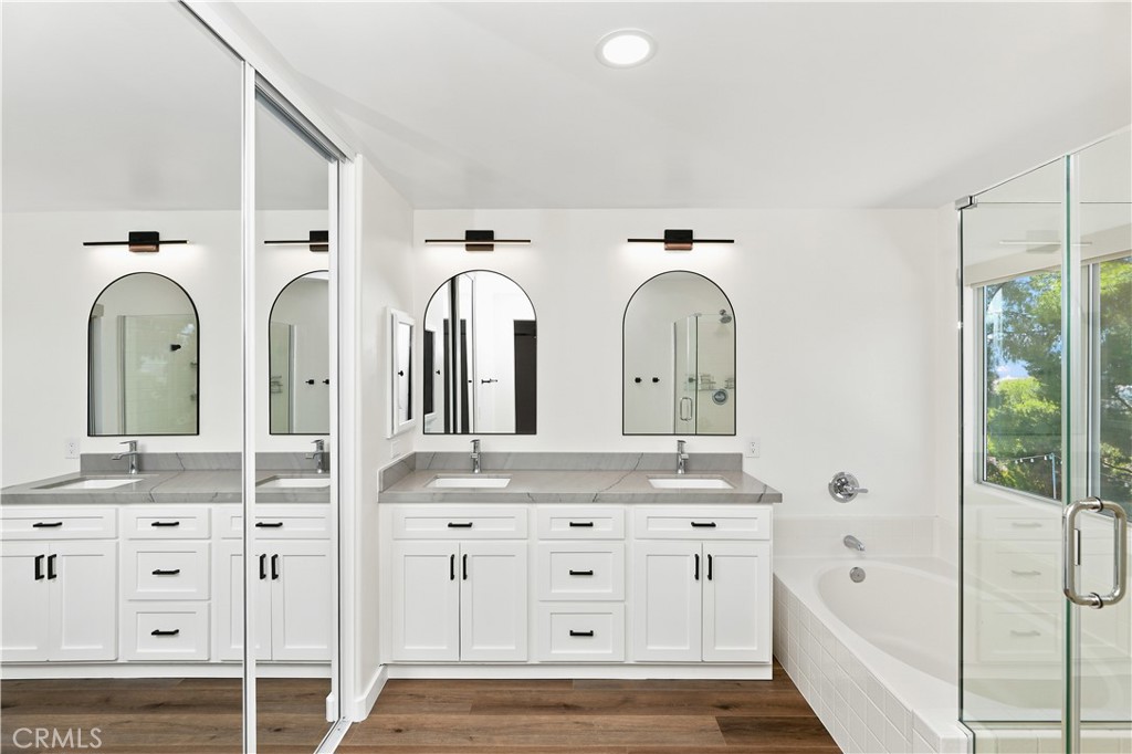 16223 Blue Haven Court Riverside, CA 92503 - Photo 24 of 41 Primary Bathroom