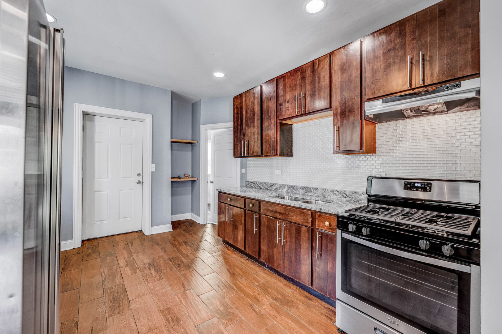 7025 South Chappel Avenue, Unit 3 Chicago, IL 60649 - Photo 4 of 10