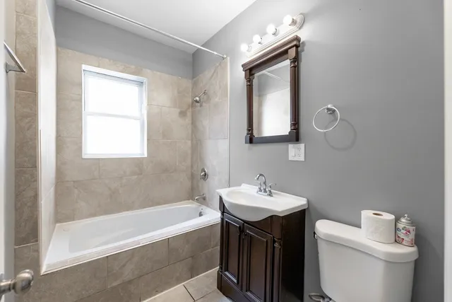 $1,750 | 7025 South Chappel Avenue, Unit 3, Chicago, IL 60649