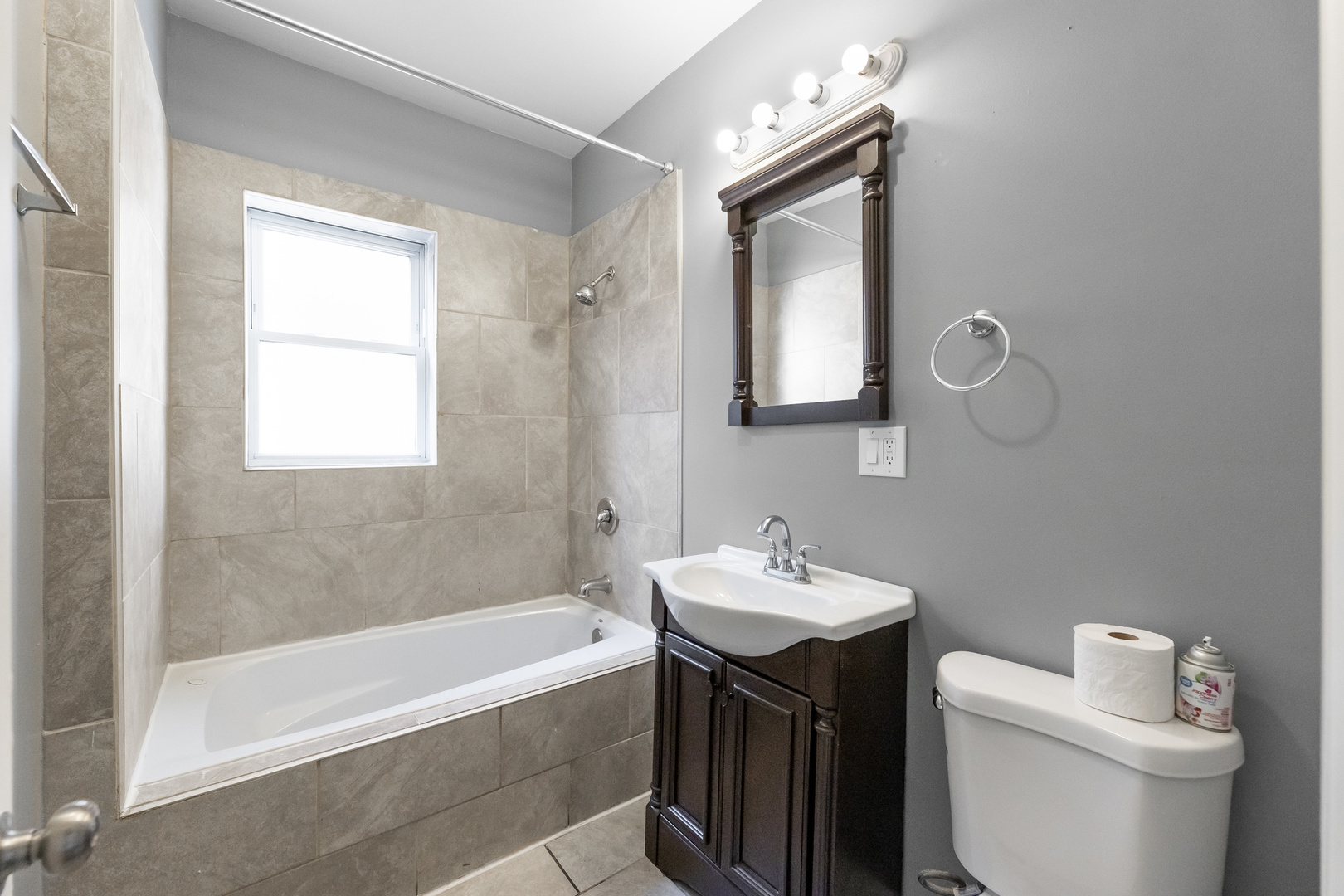 7025 South Chappel Avenue, Unit 3 Chicago, IL 60649 - Photo 8 of 10