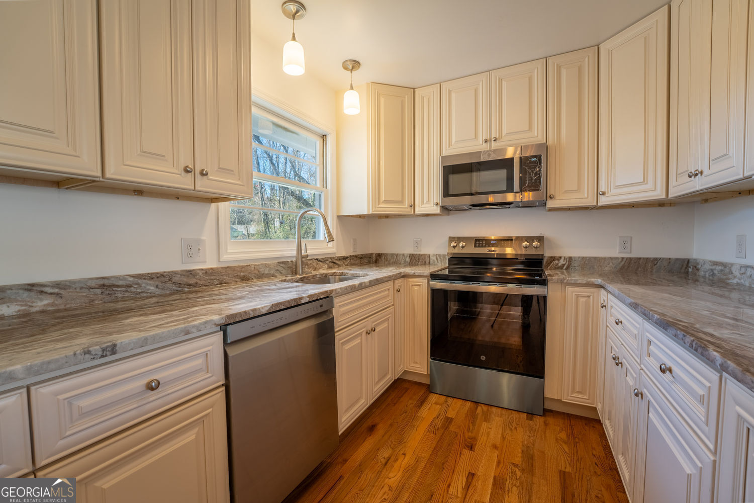 298 Faulkner Street Cleveland, GA 30528 - Photo 18 of 57