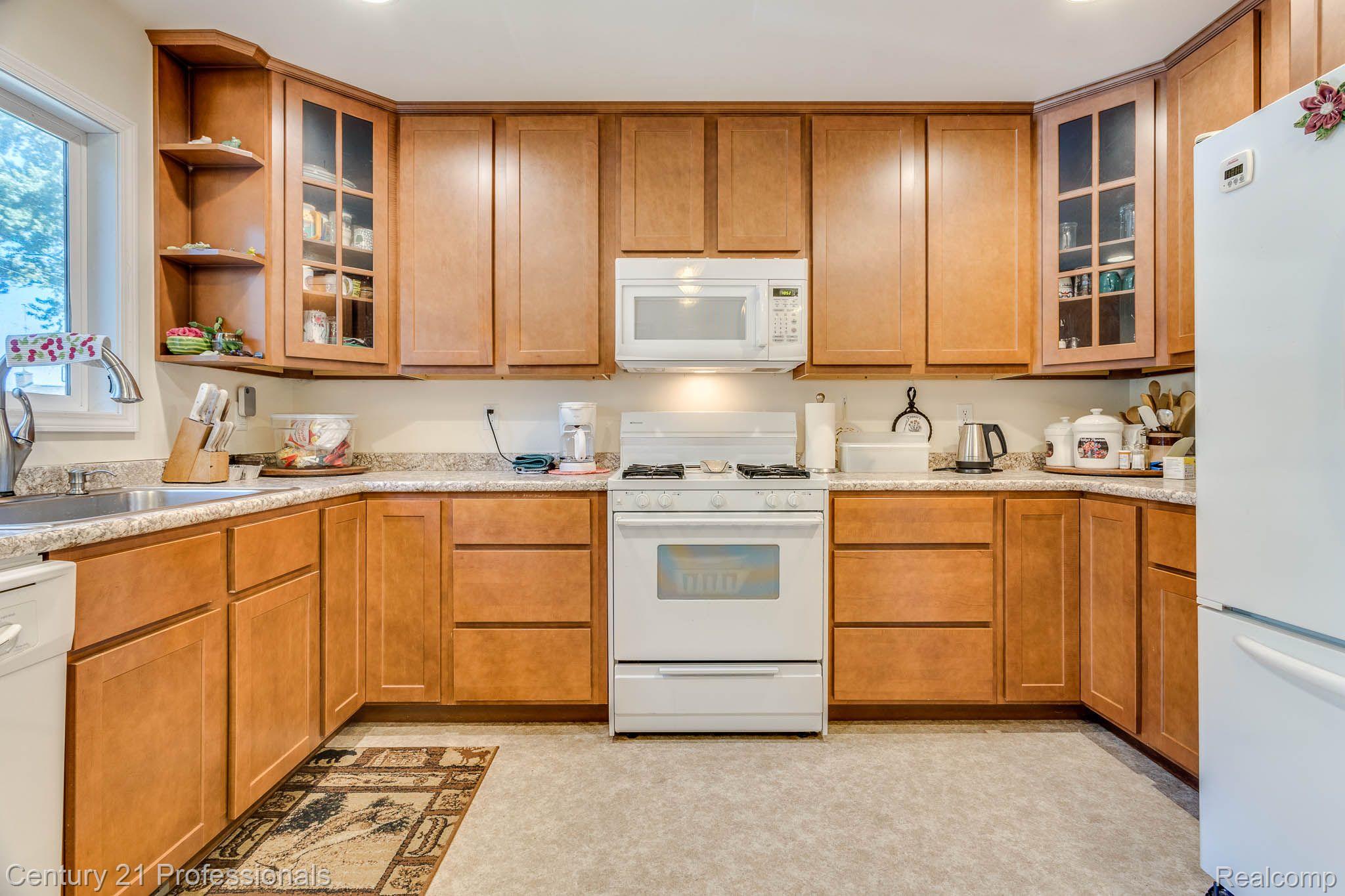 7076 Emerson Road Lexington, MI 48450 - Photo 7 of 27 Gallery Image 7