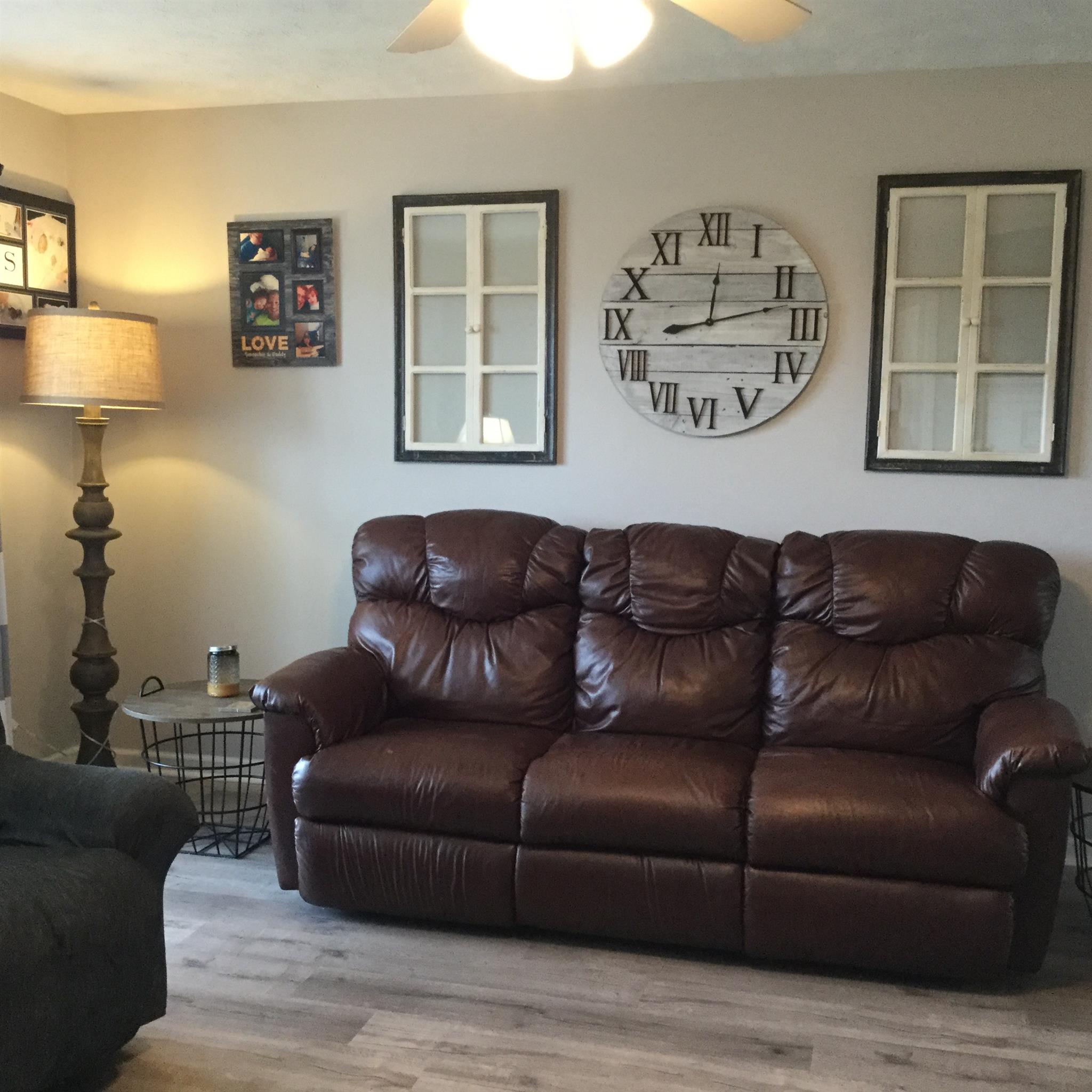 669 Crescent Road Murfreesboro, TN 37128 - Photo 3 of 16 a living room with furniture
