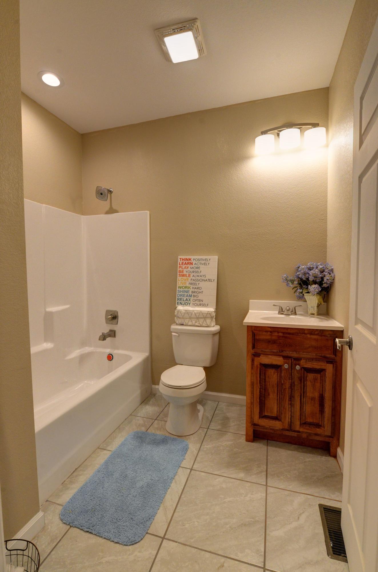 1740 Walnut Grove Church Road Dayton, TN 37321 - Photo 17 of 19 17-Walnut Grove Main Bath