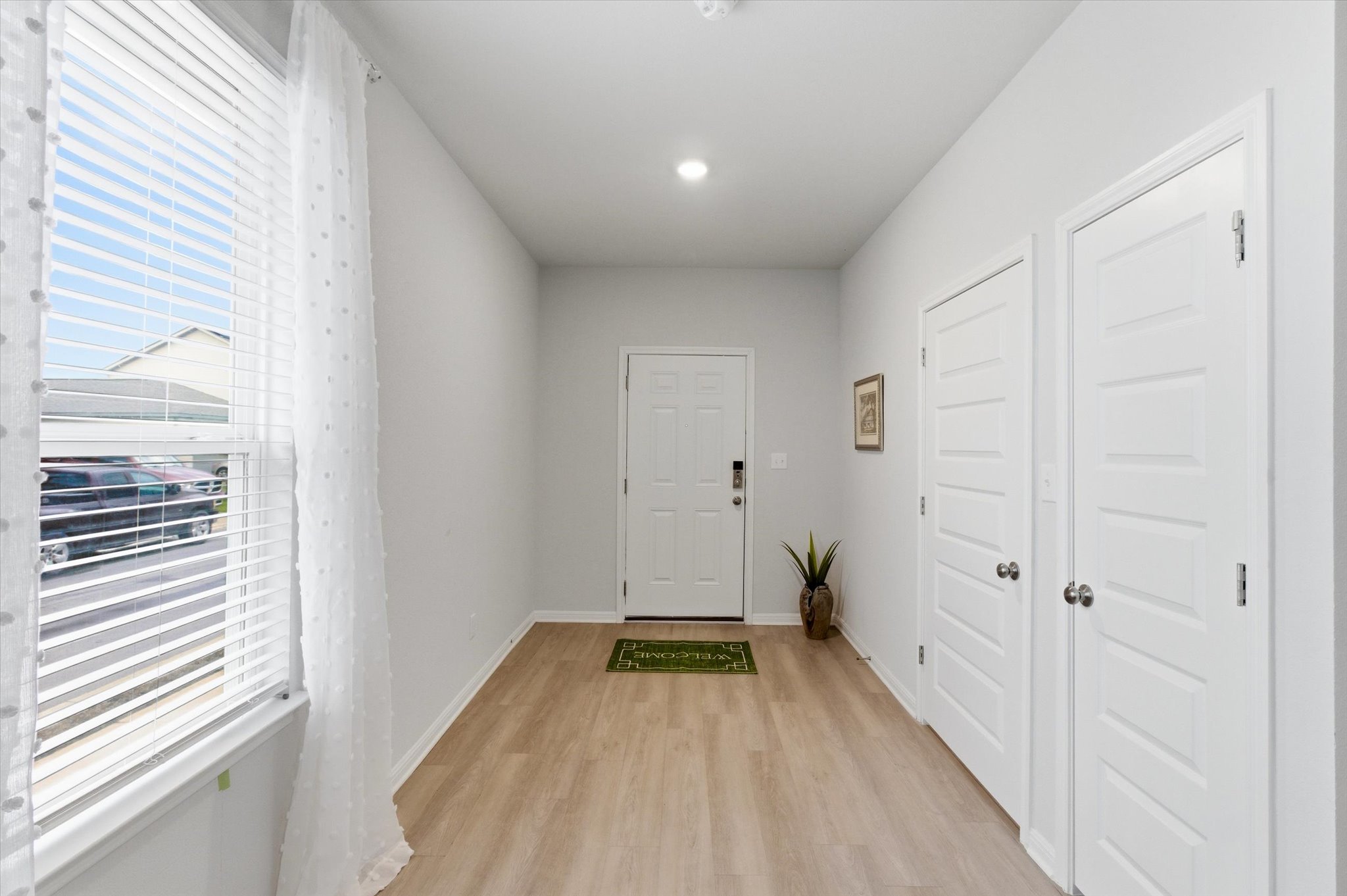 149 Cutleaf San Marcos, TX 78666 - Photo 3 of 25 Spacious entry foyer