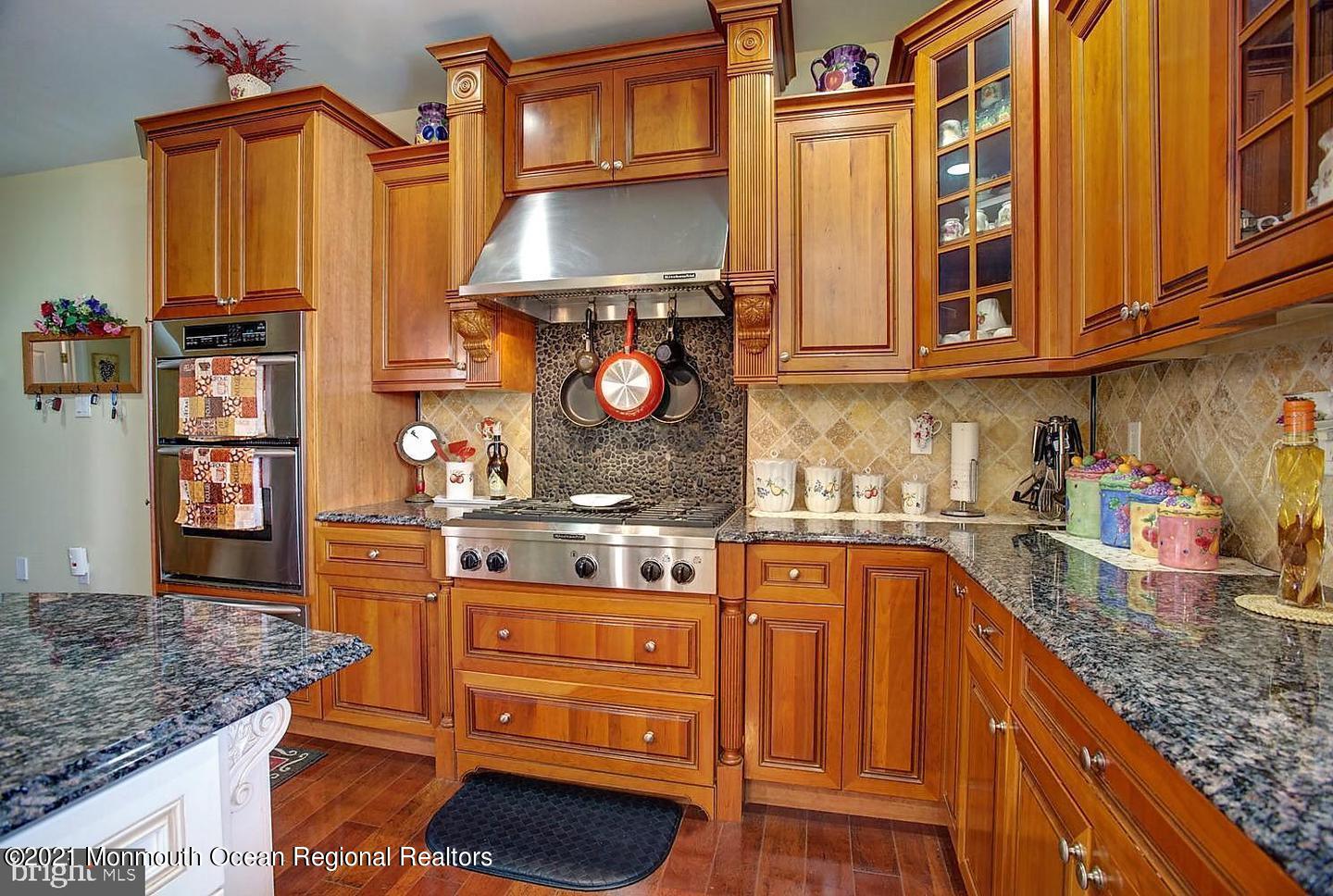 28 Ridgeview Way Allentown, NJ 08501 - Photo 32 of 52 GetMedia37