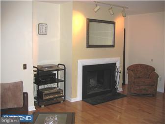2602 Red Oak Circle Springfield, PA 19064 - Photo 5 of 12 Living Room
