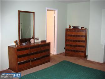 2602 Red Oak Circle Springfield, PA 19064 - Photo 10 of 12 Bedroom - Main