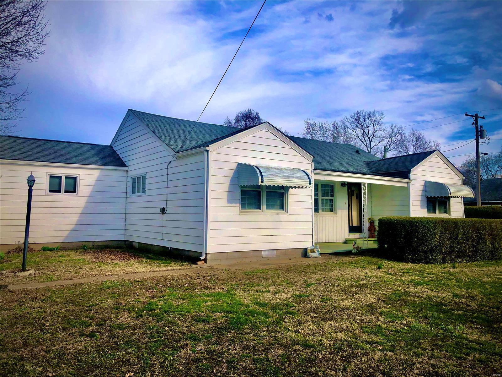 1208 Pershing Road West Frankfort, IL 62896 - Photo 1 of 19 Gallery Image 1