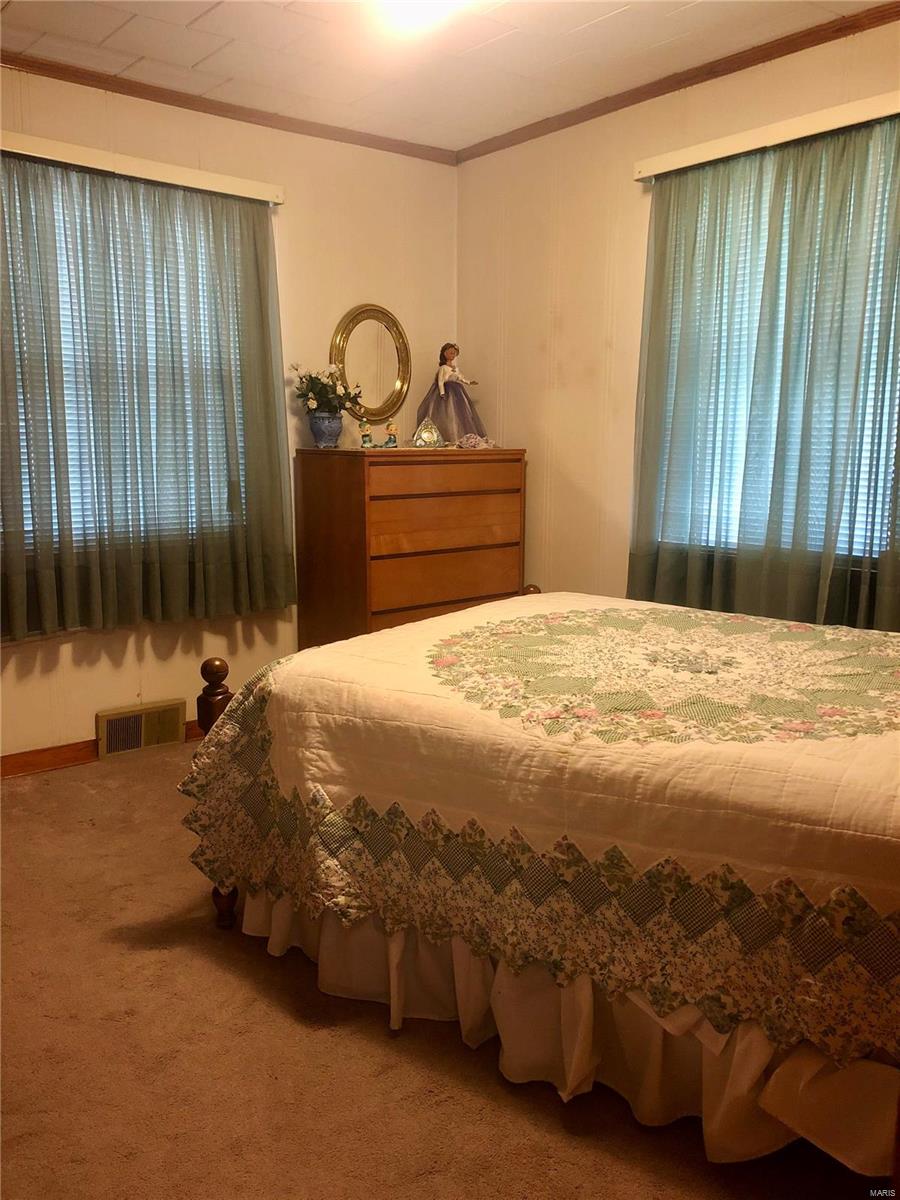 1208 Pershing Road West Frankfort, IL 62896 - Photo 11 of 19 Gallery Image 11