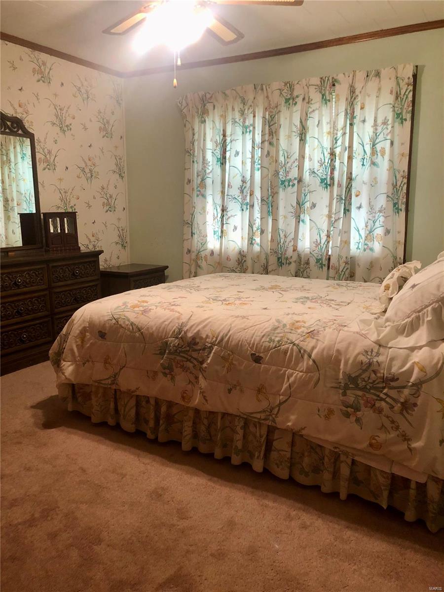 1208 Pershing Road West Frankfort, IL 62896 - Photo 14 of 19 Gallery Image 14