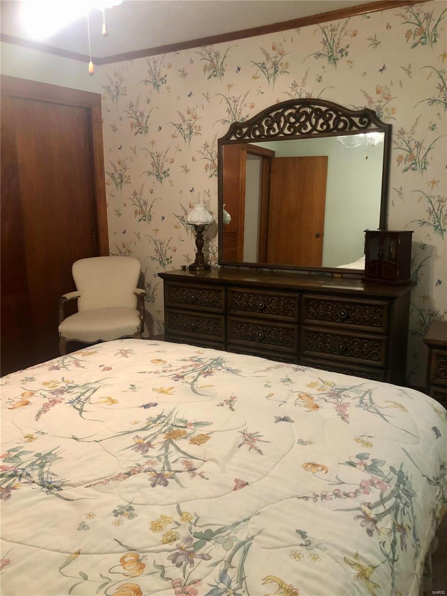 1208 Pershing Road West Frankfort, IL 62896 - Photo 15 of 19 Gallery Image 15