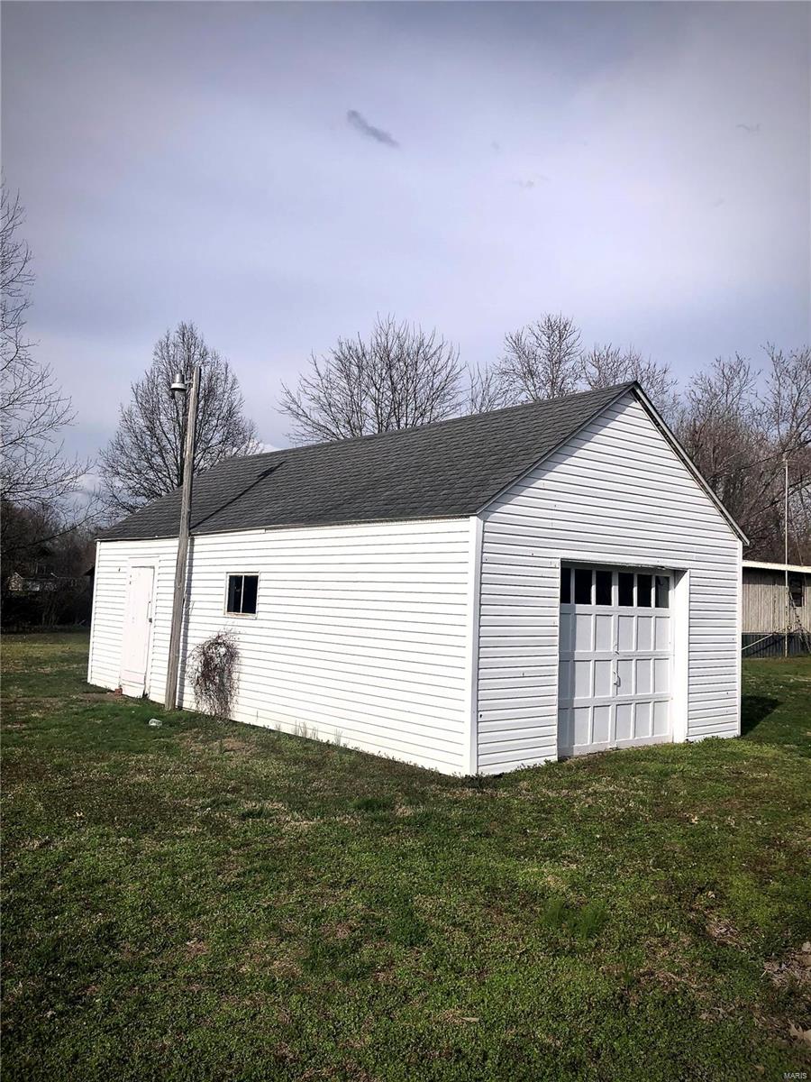 1208 Pershing Road West Frankfort, IL 62896 - Photo 6 of 19 Gallery Image 6