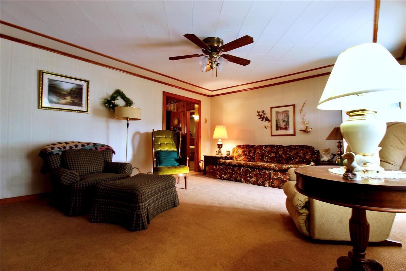 1208 Pershing Road West Frankfort, IL 62896 - Photo 9 of 19 Gallery Image 9