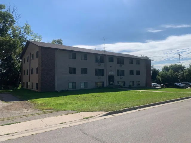 $1,100,000 | 1450 5th Avenue South, St. Cloud, MN 56301