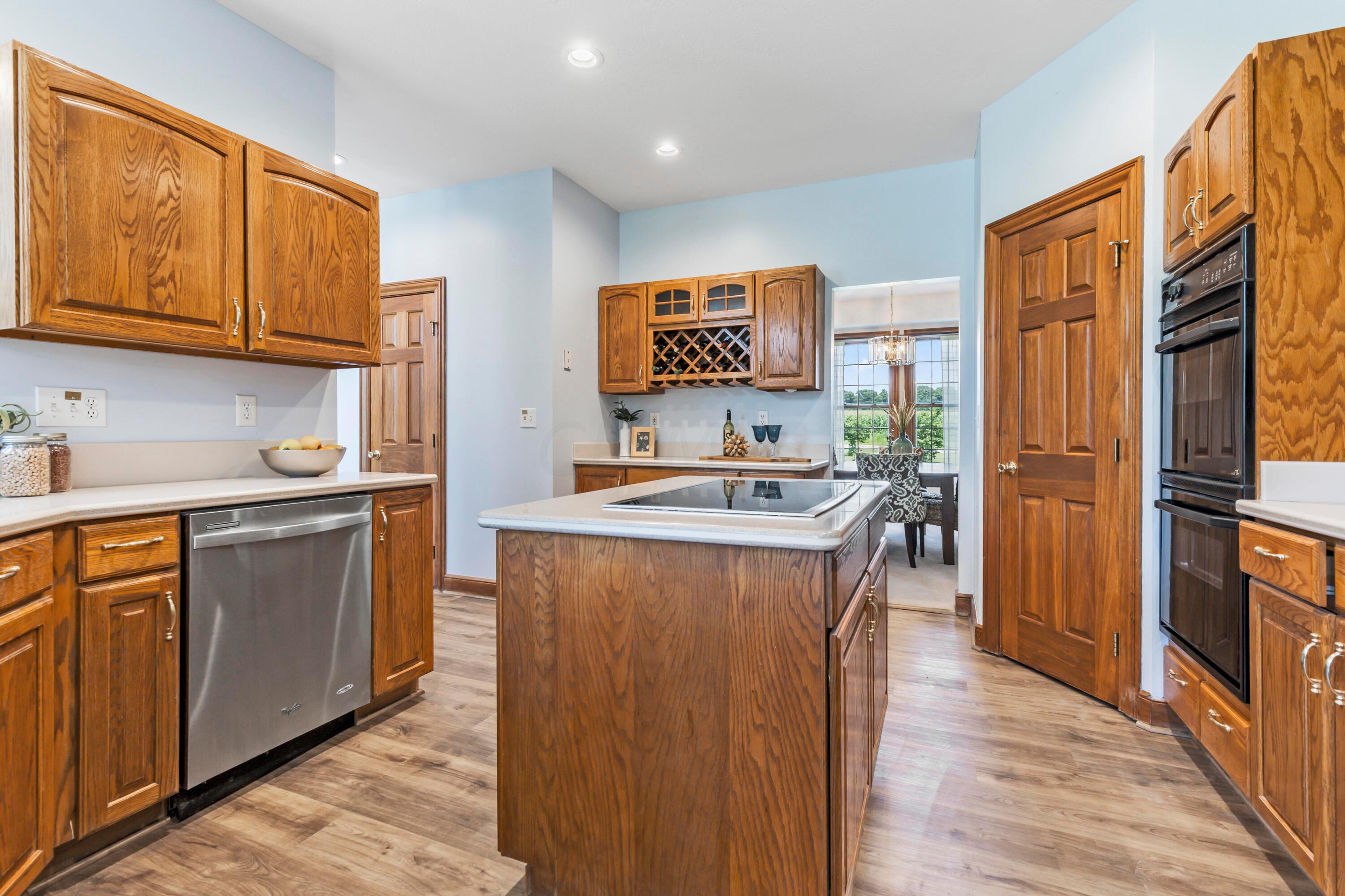 9511 Basil Road Northwest Baltimore, OH 43105 - Photo 16 of 89 Kitchen