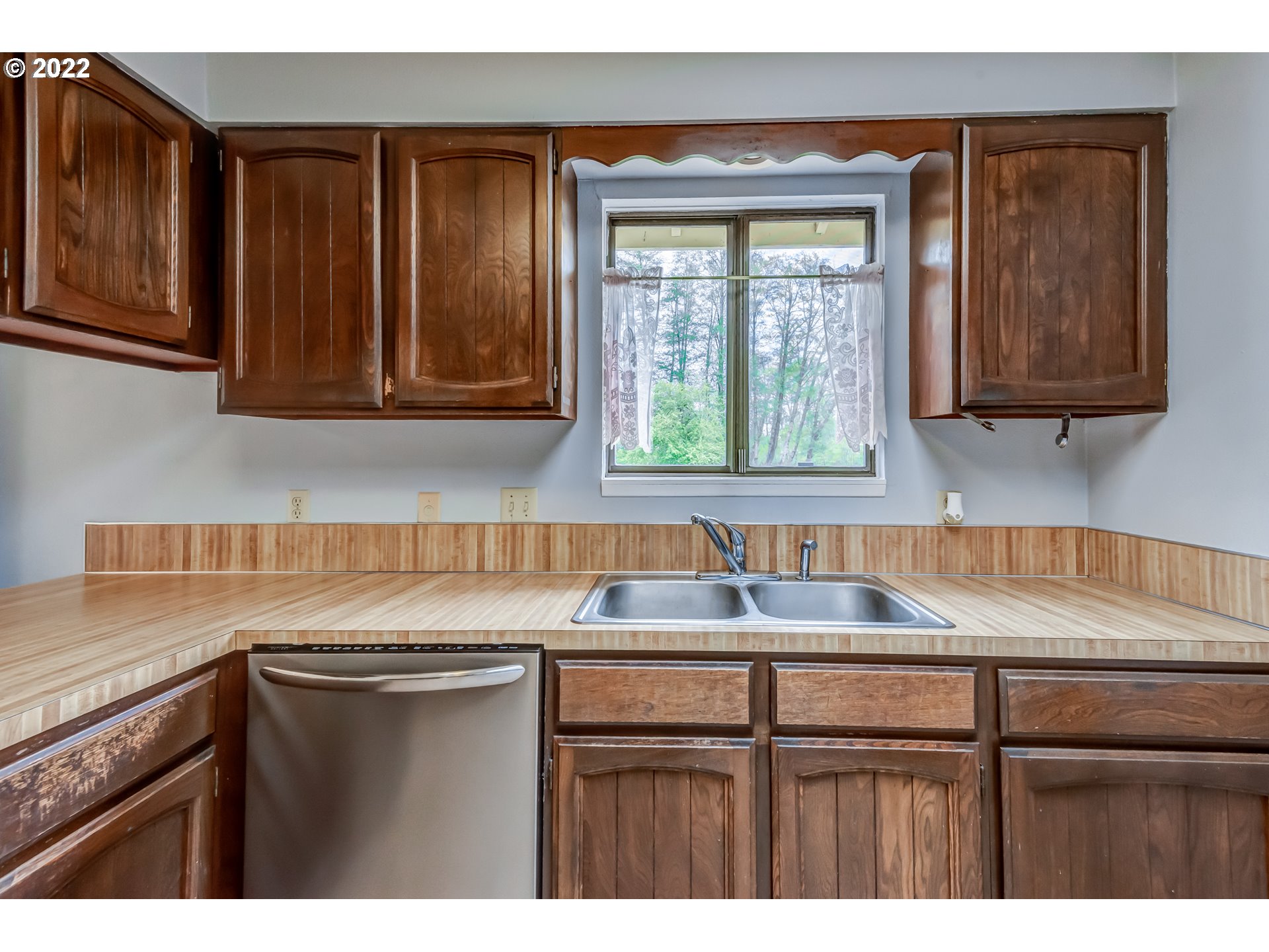 59 Fred Taylor Road Siletz, OR 97380 - Photo 8 of 25 Gallery Image 8
