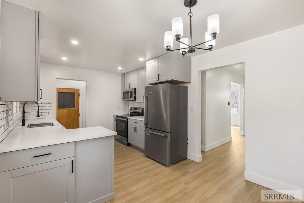 1554 Beverly Road Idaho Falls, ID 83402 - Photo 11 of 50 Kitchen
