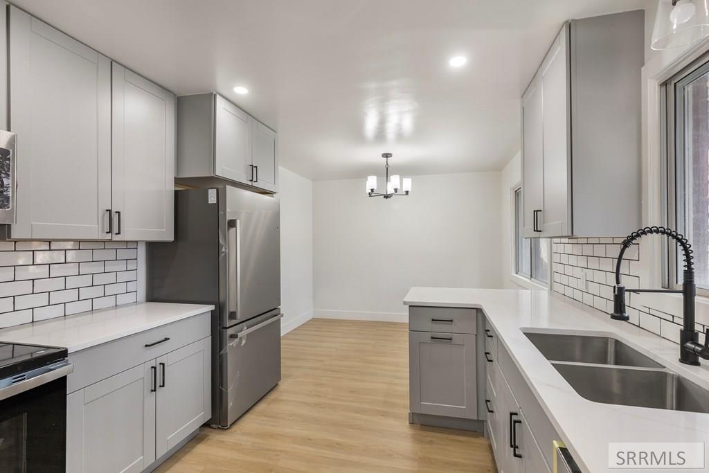 1554 Beverly Road Idaho Falls, ID 83402 - Photo 15 of 50 Kitchen