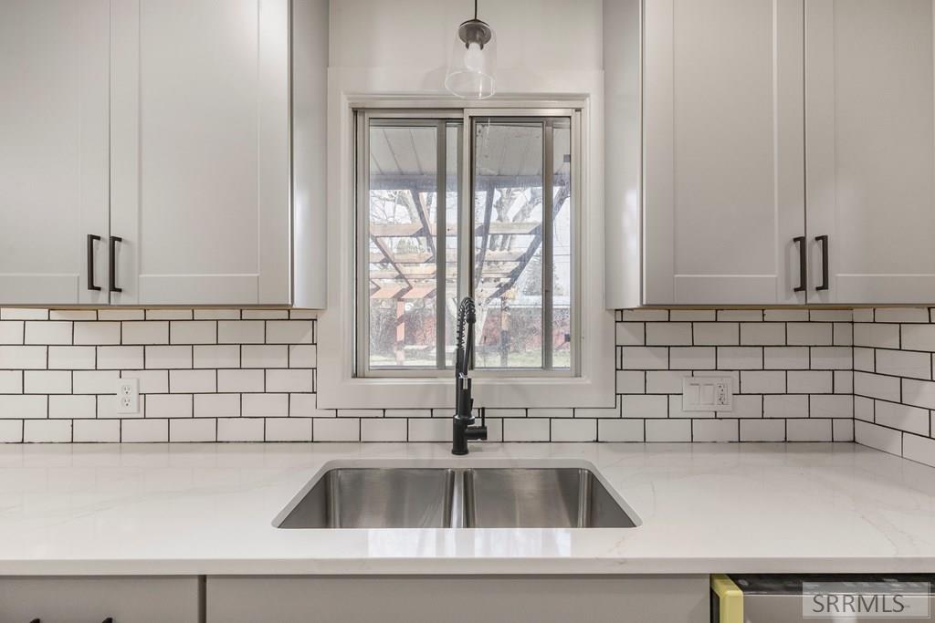 1554 Beverly Road Idaho Falls, ID 83402 - Photo 16 of 50 Kitchen