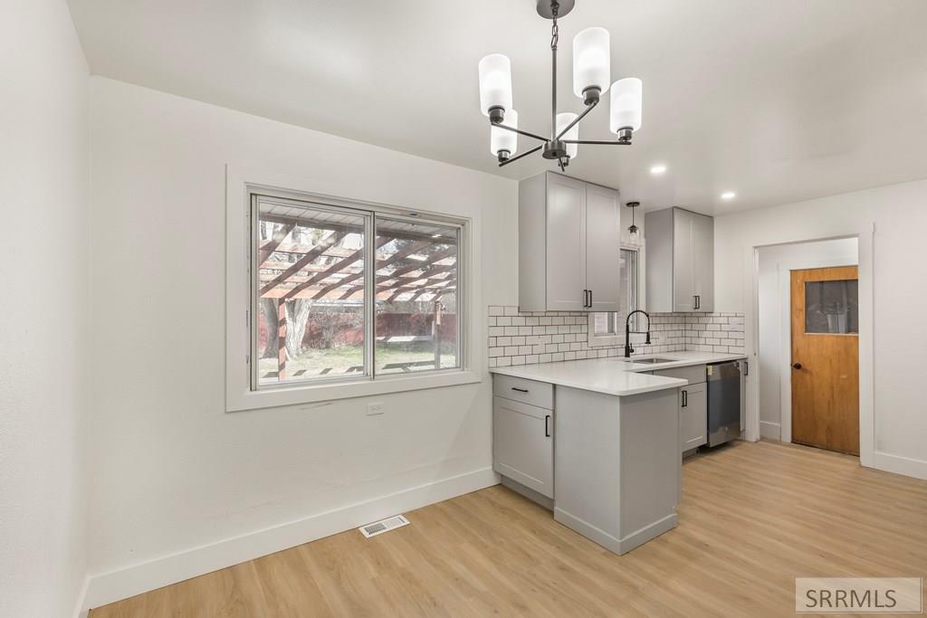 1554 Beverly Road Idaho Falls, ID 83402 - Photo 17 of 50 Kitchen