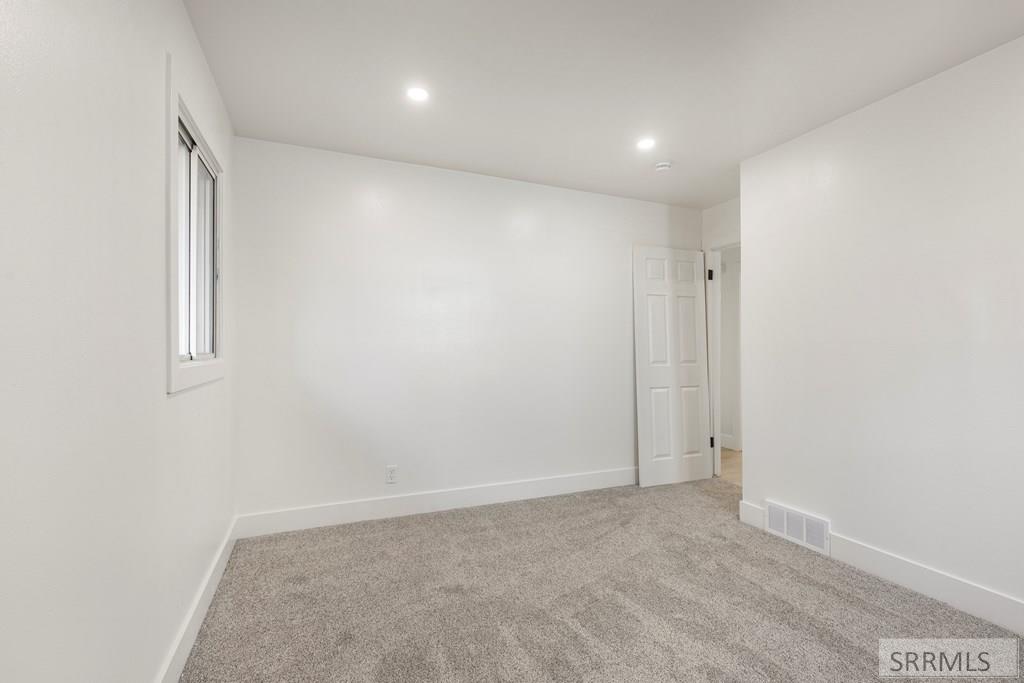 1554 Beverly Road Idaho Falls, ID 83402 - Photo 21 of 50 Bedroom 1
