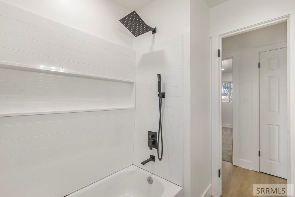 1554 Beverly Road Idaho Falls, ID 83402 - Photo 29 of 50 Main Bathroom