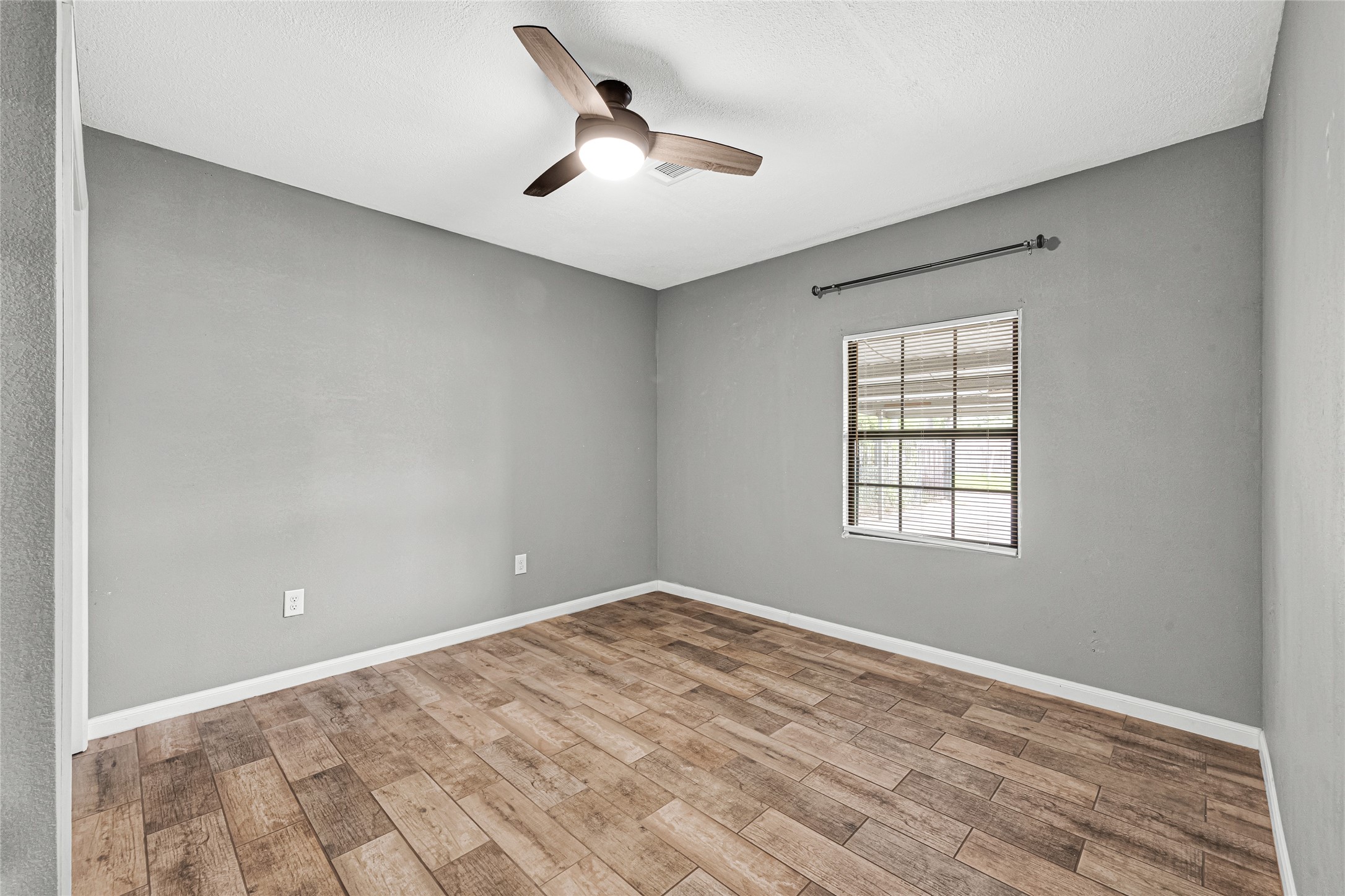 710 Woodhue Street Channelview, TX 77530 - Photo 23 of 26
