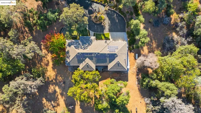 a view of yard with swimming pool