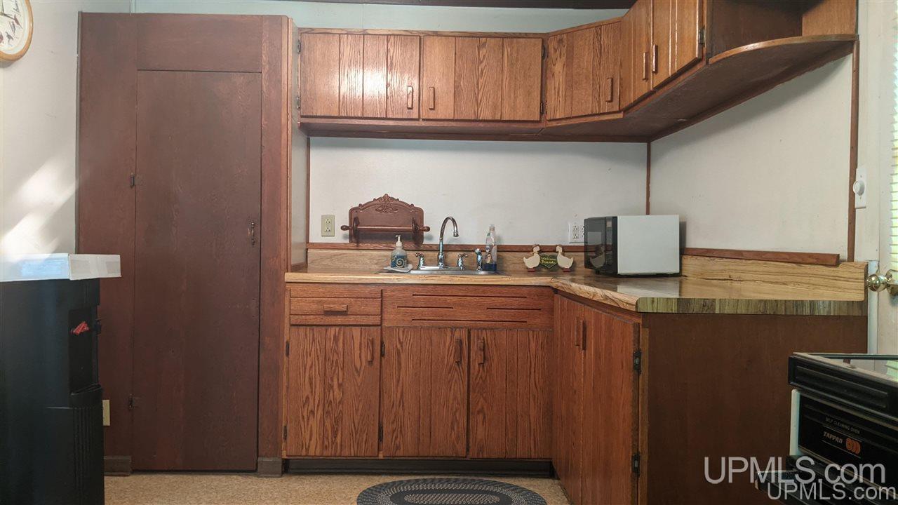 4285 K Road Bark River, MI 49807 - Photo 9 of 29