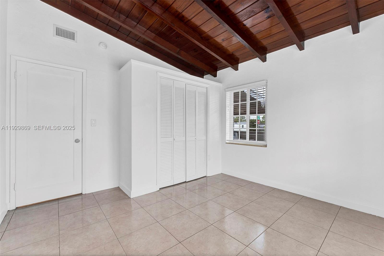 361 Southeast 6th Avenue, Unit 1 Hialeah, FL 33010 - Photo 24 of 43