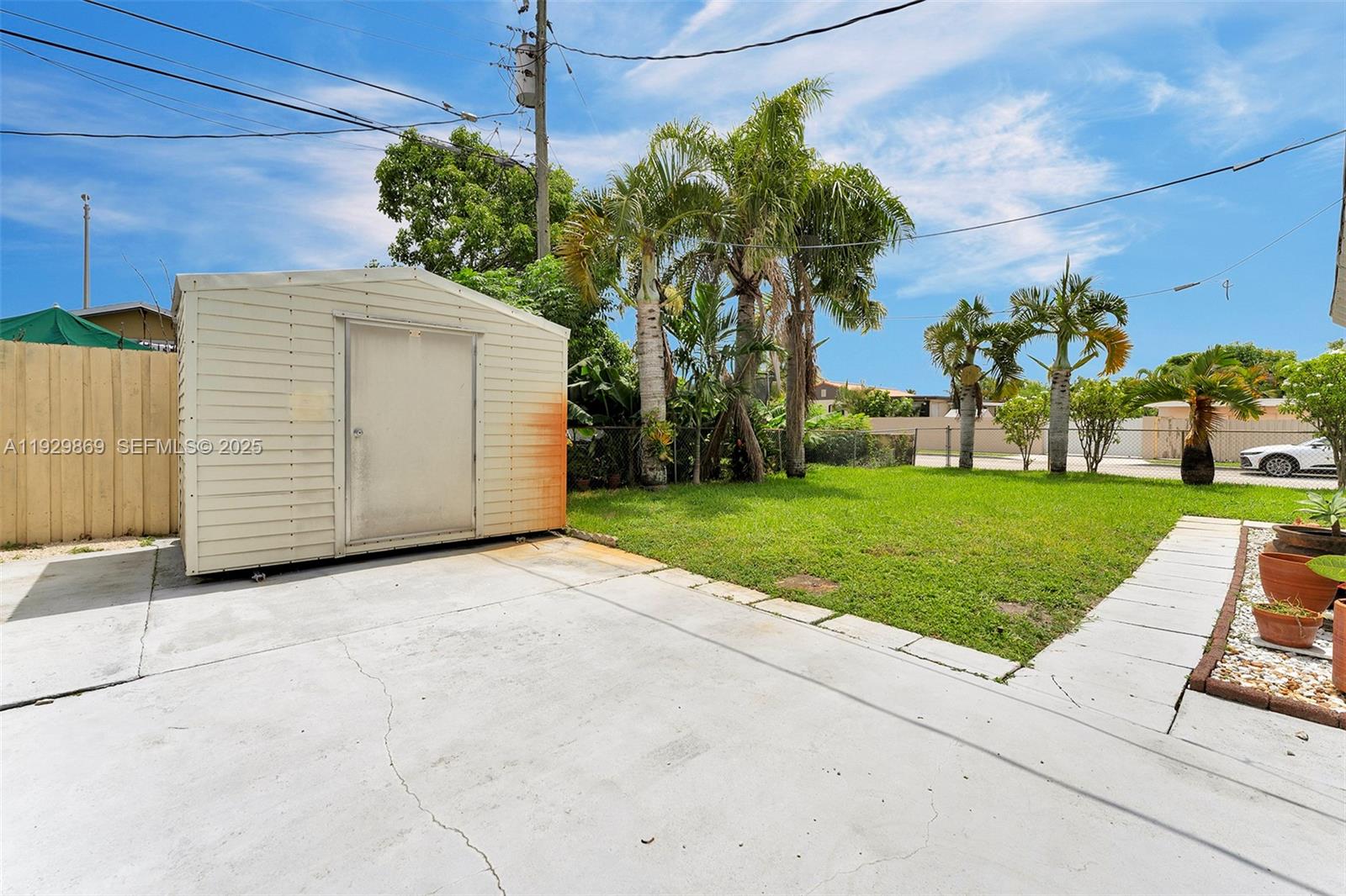 361 Southeast 6th Avenue, Unit 1 Hialeah, FL 33010 - Photo 31 of 43